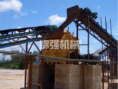 石子破碎機整套設備價格多少錢?石頭破碎機設備有哪些?(圖6) 石子破碎機整套設備價格多少錢?石頭破碎機設備有哪些?(圖6)