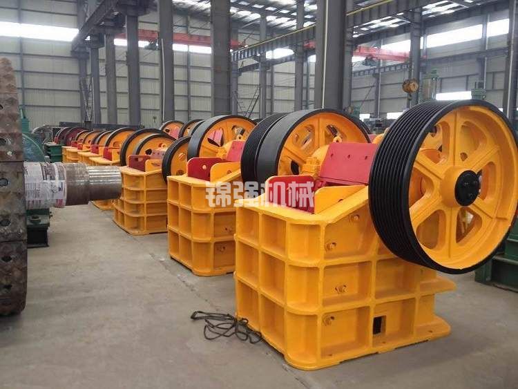 鐵礦石破碎機的原理特點及產(chǎn)品分類介紹(圖1) 鐵礦石破碎機的原理特點及產(chǎn)品分類介紹(圖1)