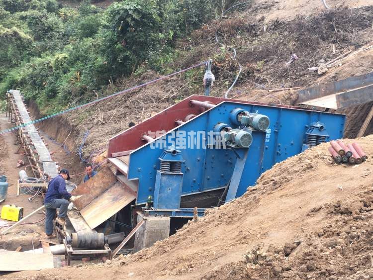 振動(dòng)篩(圖3) 振動(dòng)篩(圖3)